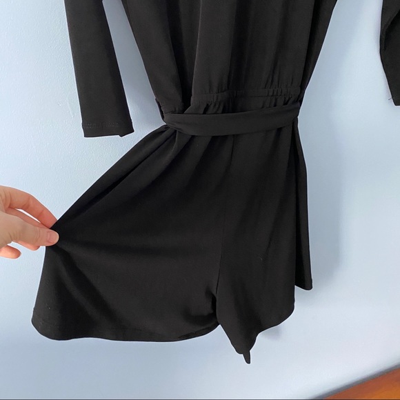 Black Abbeline 3/4 Sleeve Romper - Picture 5 of 8